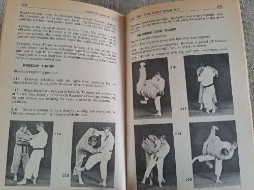 Bruce Tegners Complete Book of Judo