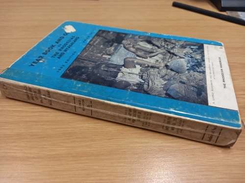 Year Book and Guide of The Rhodesias and Nyasaland - 1962 Edition