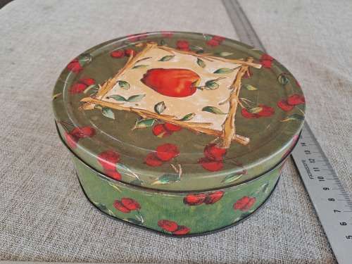 Biscuit Tin - Older - apple