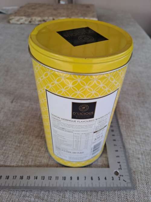 Biscuits tin - delicious yellow