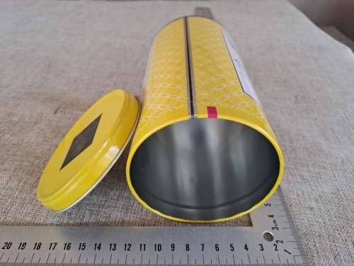 Biscuits tin - delicious yellow