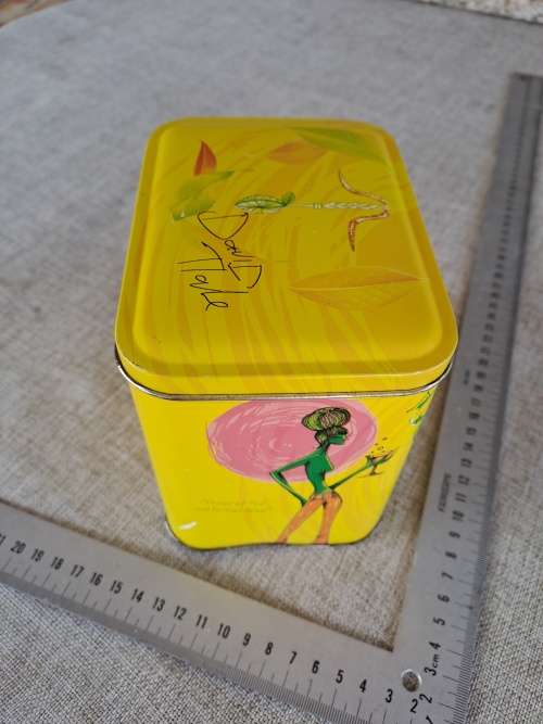 Biscuit tea tin - lipton lemon - yellow