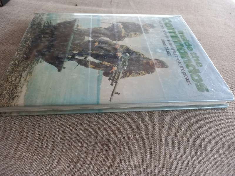 Inside the Commandos - a pictorial history from World War II to the present - James D Ladd