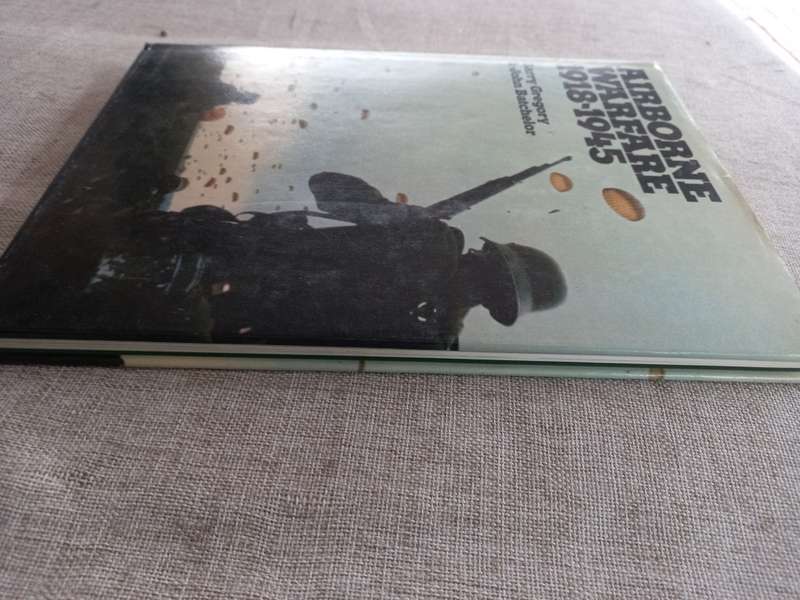 Airborne Warfare, 1918-1945 Book by Barry Gregory and John Batchelor