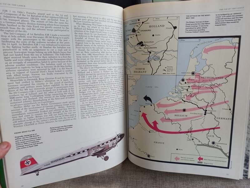 Airborne Warfare, 1918-1945 Book by Barry Gregory and John Batchelor