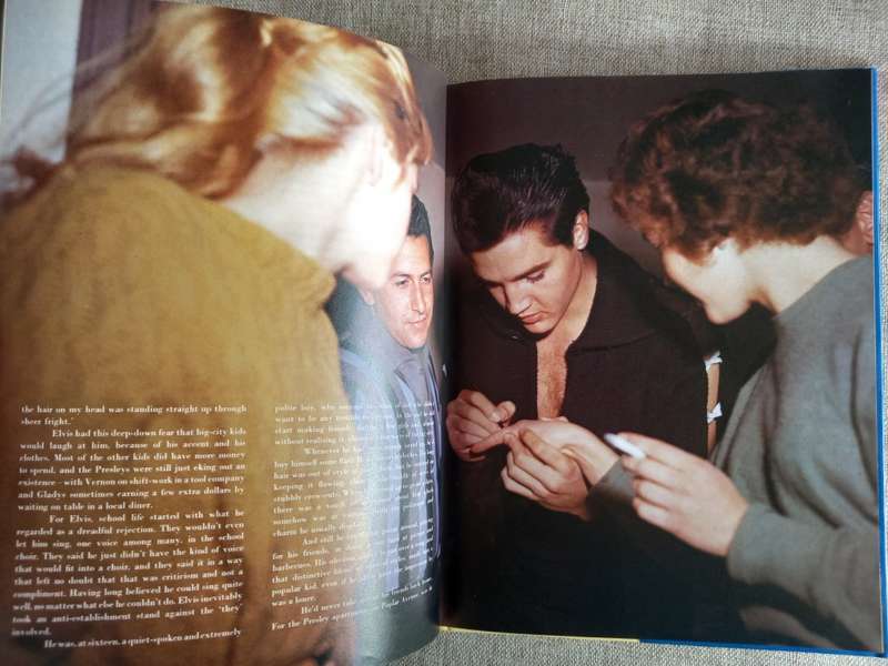 Elvis.  - Peter Jones. over 80 illustrations in colour and black and white