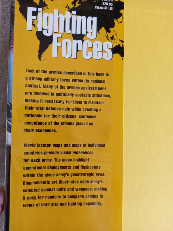 Fighting Forces- an illustrated anatomy of the worlds great armies - Richard Bennett