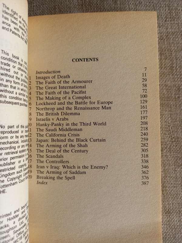 The Arms Bazaar in the Nineties: From Krupp to Saddam - Anthony Sampson