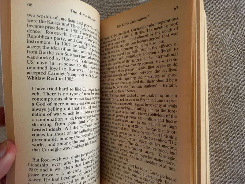 The Arms Bazaar in the Nineties: From Krupp to Saddam - Anthony Sampson