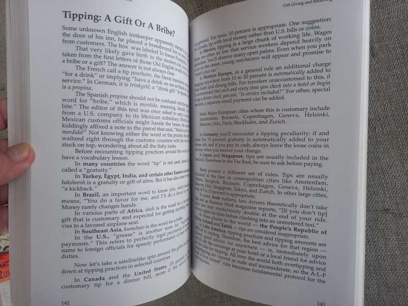 Do`s and Taboos Around The World - the bestselling guide to international behaviour