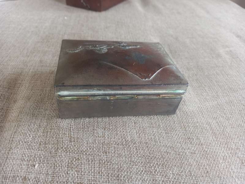 Vintage trinket box - metal