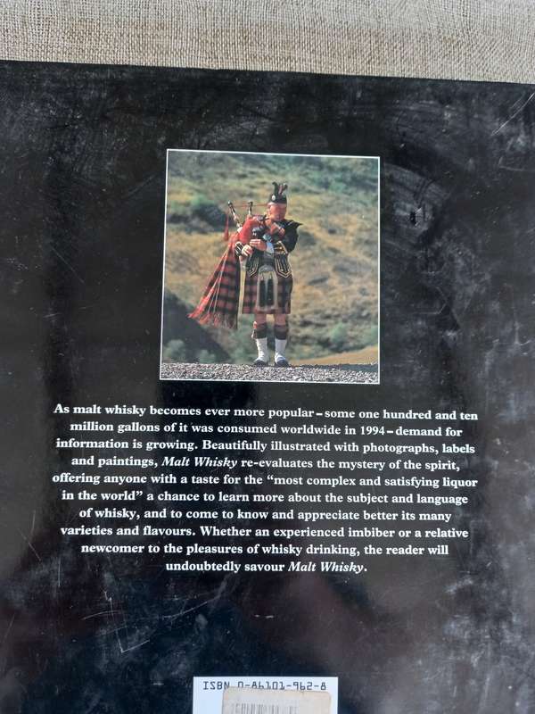 Malt Whisky: A Comprehensive Guide for both Novice and Connoisseur - Graham Nown