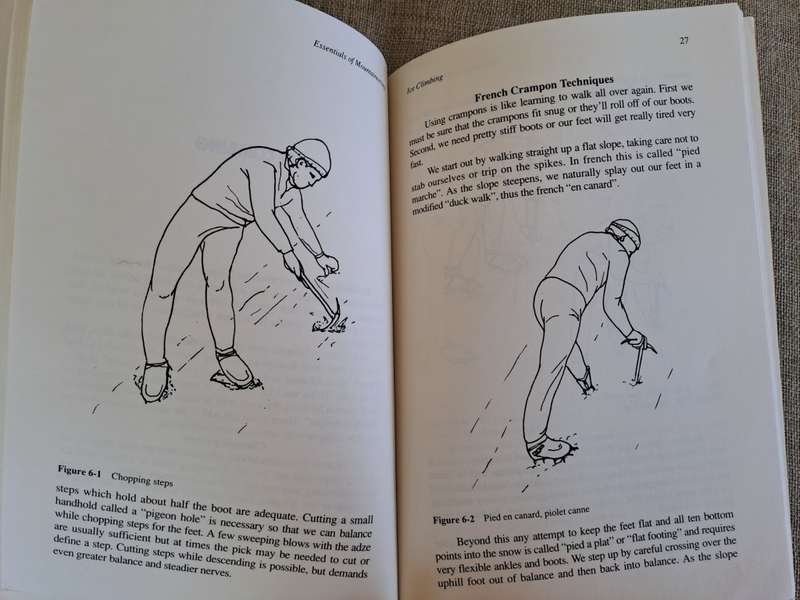 The Basic Essentials of Mountaineering (The Basic Essentials Series) - John Moynier