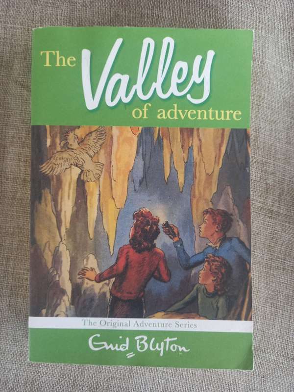 The Valley of Adventure - Enid Blyton