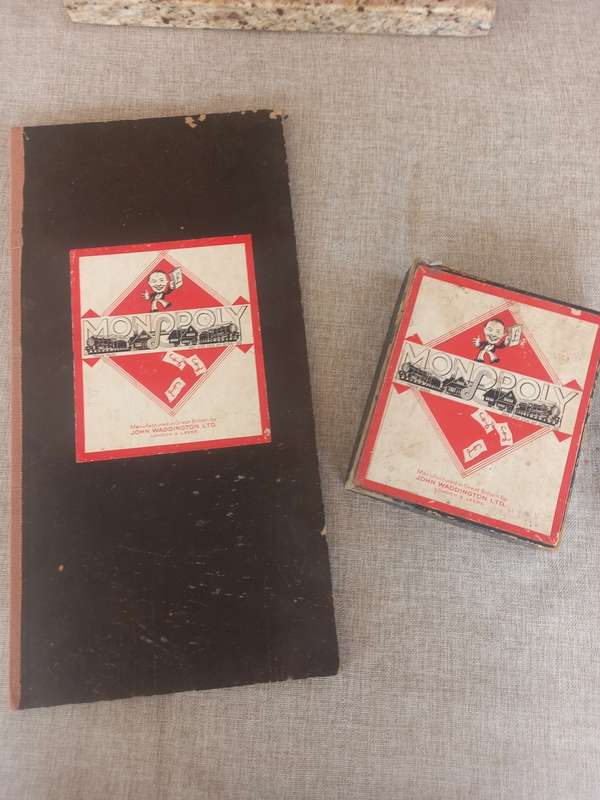 Vintage Monopoly - British - original board , rules , cards +/- 1936 (patent pending)