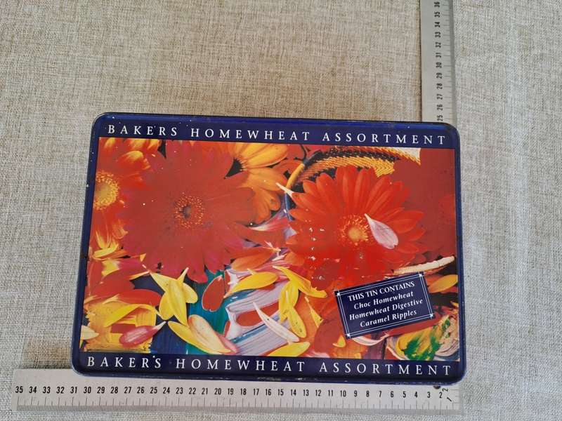 Bakers Homewheat Assortment Biscuit Collectors Tin