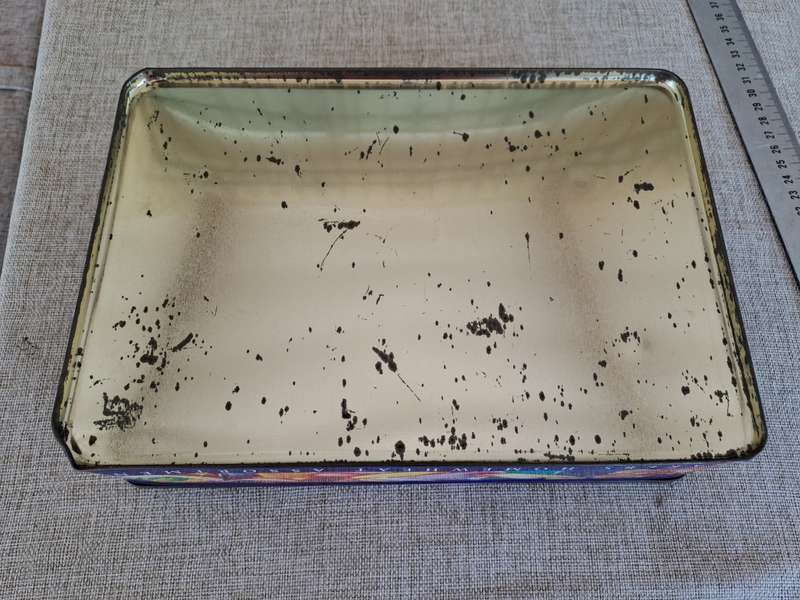 Bakers Homewheat Assortment Biscuit Collectors Tin