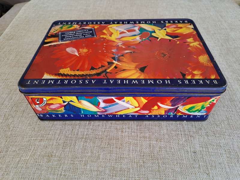 Bakers Homewheat Assortment Biscuit Collectors Tin
