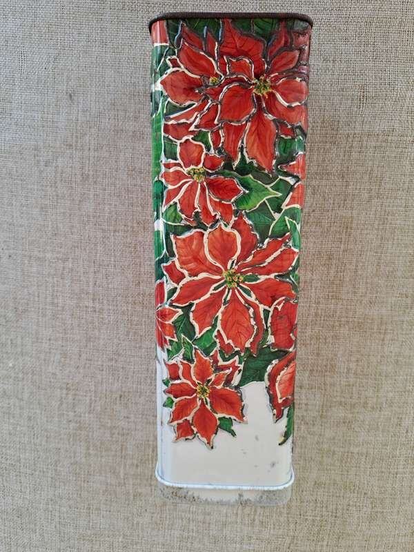 Churchhills Poinsettia Biscuit Collectors Tin