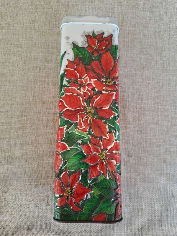 Churchhills Poinsettia Biscuit Collectors Tin