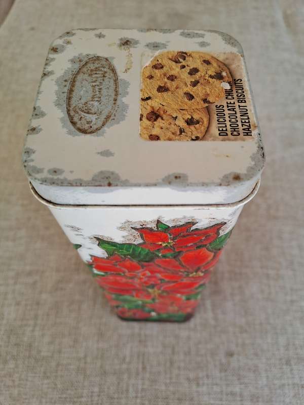 Churchhills Poinsettia Biscuit Collectors Tin