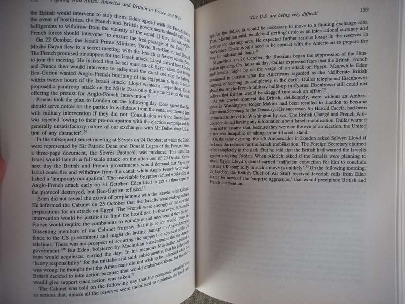 Fighting with Allies - America and Britain in Peace and War - Robin Renwick