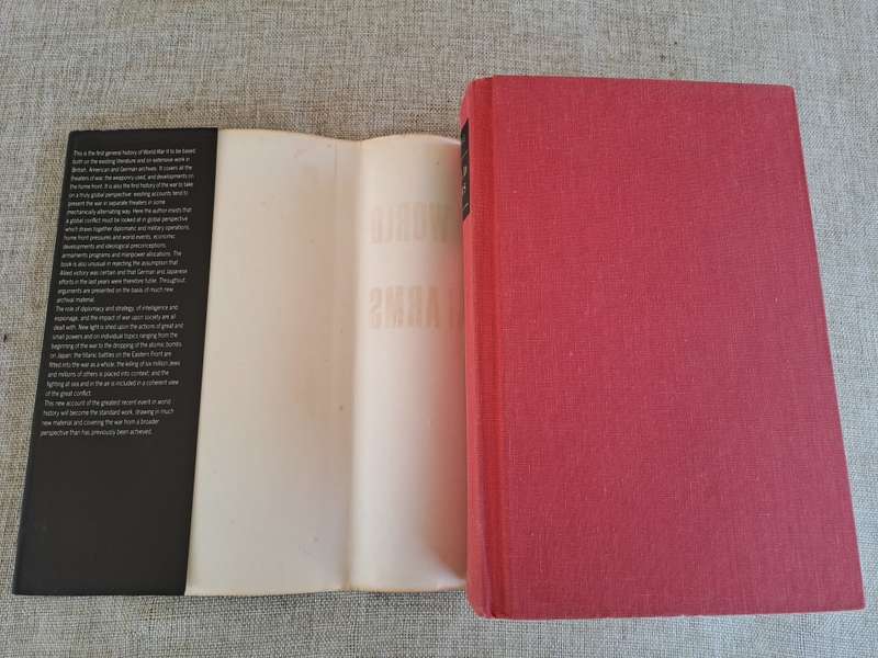 A World At Arms - A Global History of World War II - Gerhard L. Weinberg