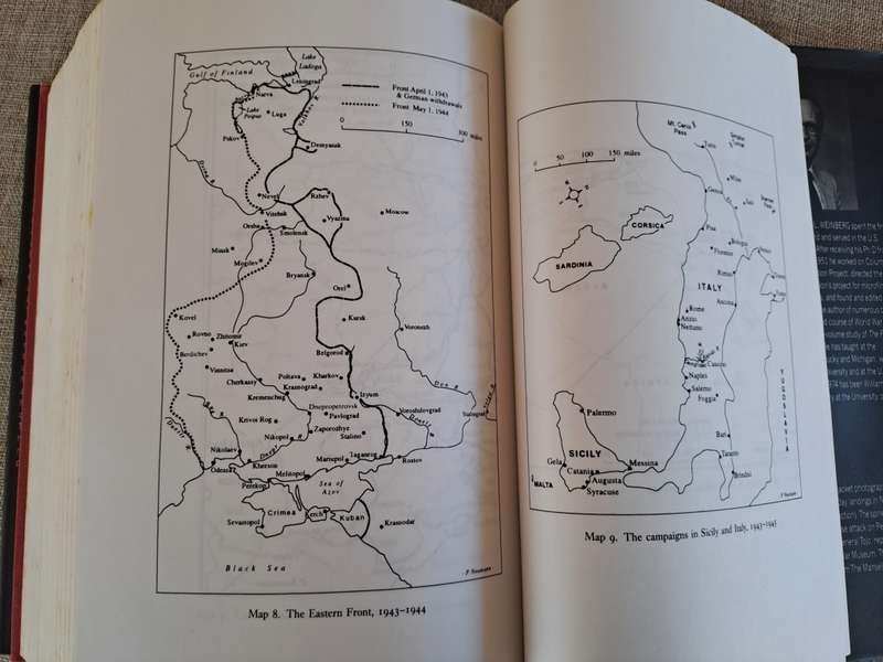 A World At Arms - A Global History of World War II - Gerhard L. Weinberg