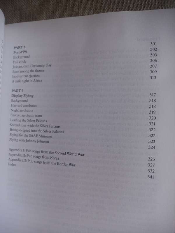 TUMULT IN THE CLOUDS - STORIES FROM THE SOUTH AFRICAN AIR FORCE, 19202010 - Dean Wingrin