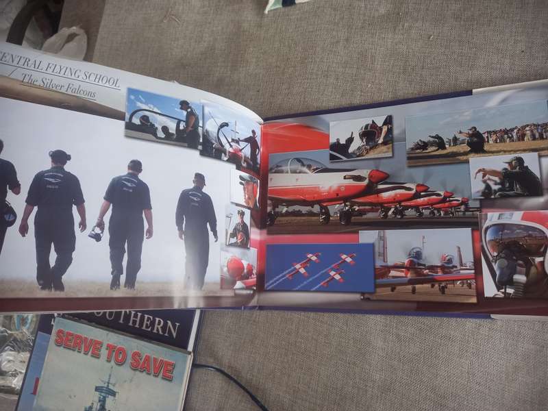 Soaring With Eagles : The South African Air Force - Visual Celebration - Frank Dely