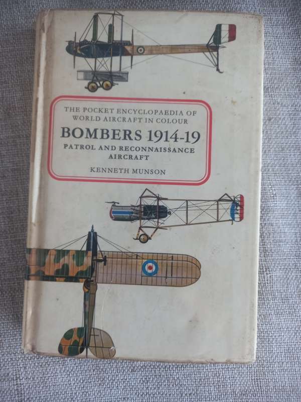 The Pocket Encyclopedia of World Aircraft in Colour Bombers 1914 - 19 - Patrol and Reconnaissance