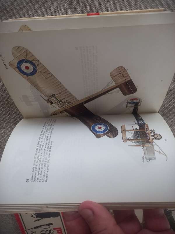 The Pocket Encyclopedia of World Aircraft in Colour Bombers 1914 - 19 - Patrol and Reconnaissance