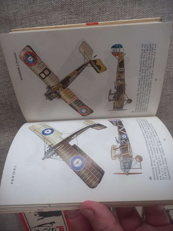 The Pocket Encyclopedia of World Aircraft in Colour Bombers 1914 - 19 - Patrol and Reconnaissance