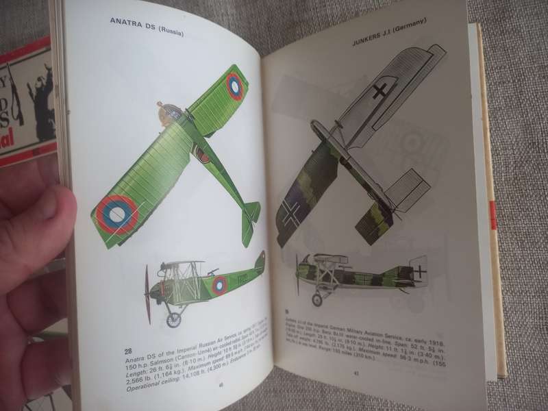 The Pocket Encyclopedia of World Aircraft in Colour Bombers 1914 - 19 - Patrol and Reconnaissance