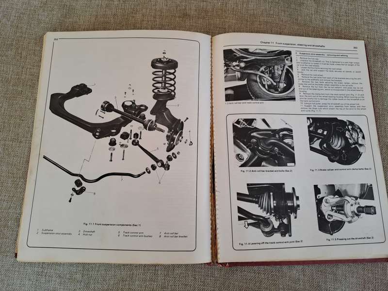 Audi 100 4- & 5-cyl October 1976 to 1979 Owners Workshop Manual