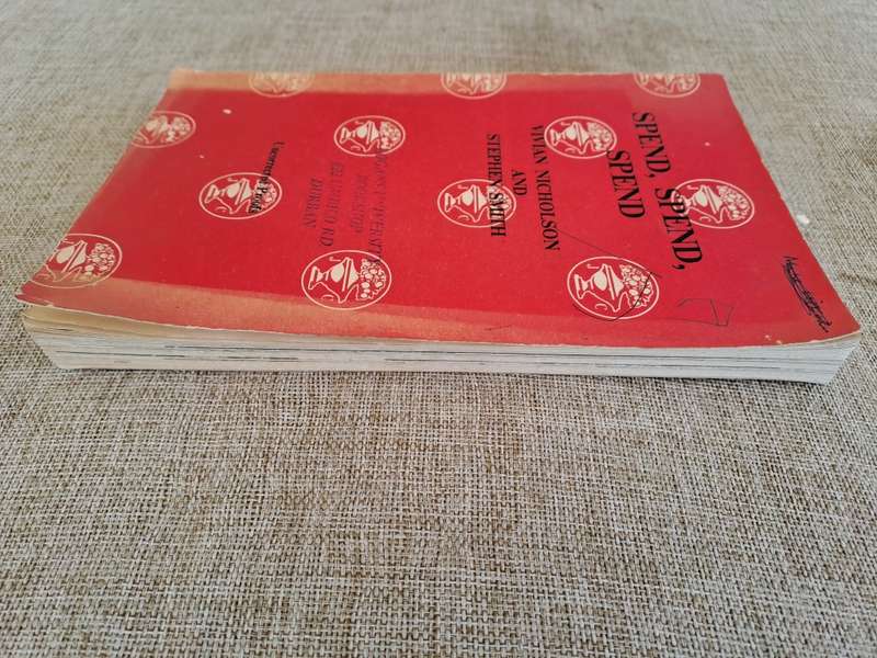 Spend, Spend, Spend (Uncorrected Proof) - Vivian Nicholson & Stephen Smith