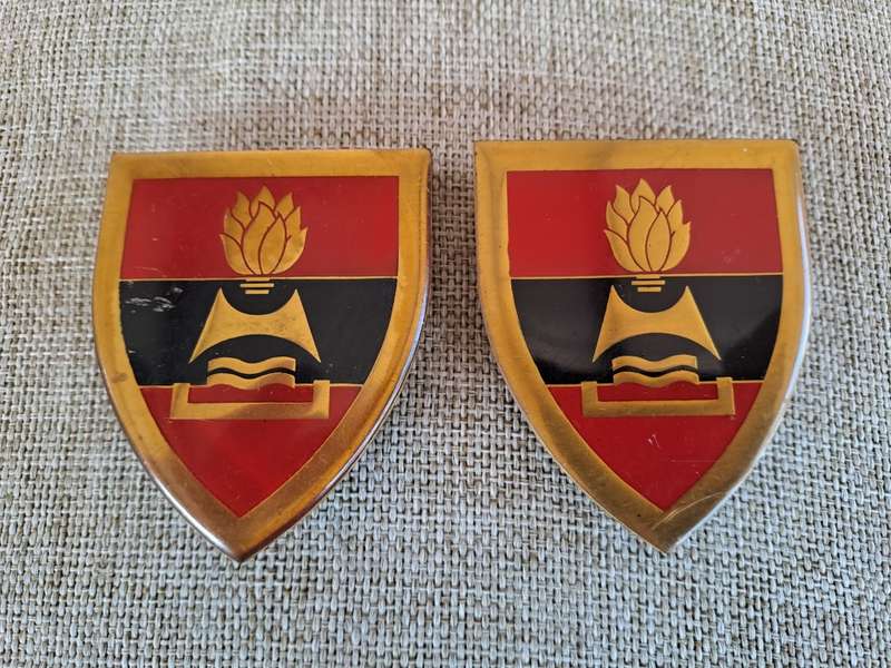 South African Defence Force (SADF) 2 Field Engineer Regiment Shoulder Flash Badge (set)