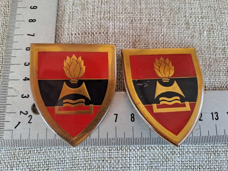 South African Defence Force (SADF) 2 Field Engineer Regiment Shoulder Flash Badge (set)