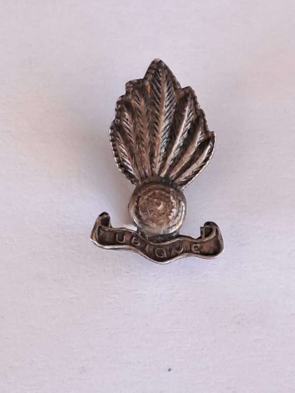 Royal Artillery UBIQUE Lapel Pin
