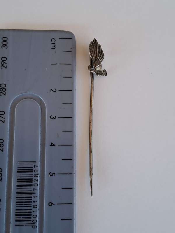 Royal Artillery UBIQUE Lapel Pin