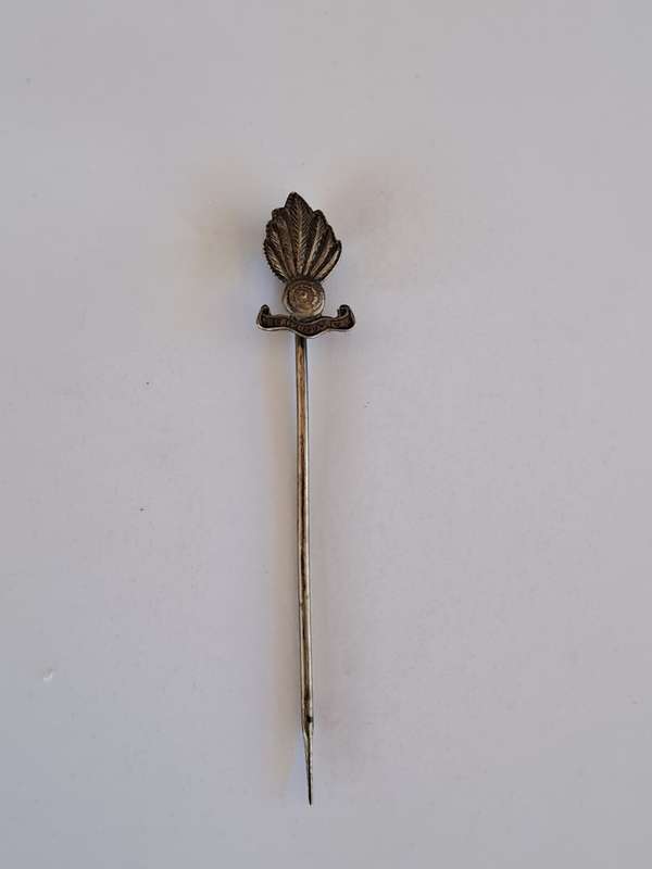 Royal Artillery UBIQUE Lapel Pin