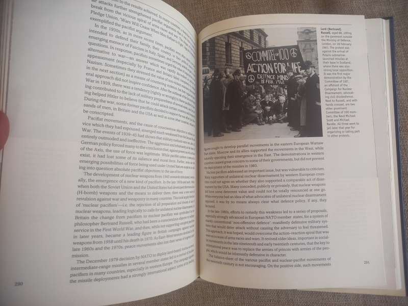The Oxford Illustrated History of Modern War - Charles Townshend