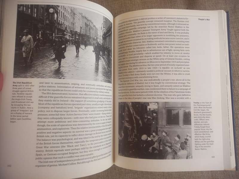 The Oxford Illustrated History of Modern War - Charles Townshend