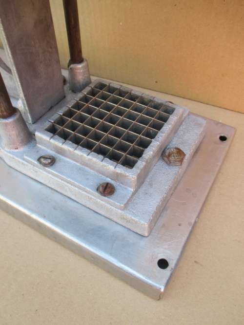 CHIP CUTTER