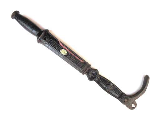 NAIL PULLER TOOL