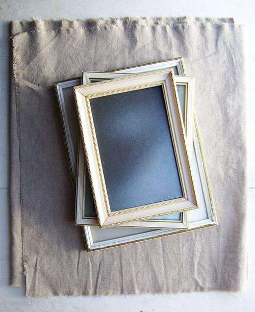 3 VINTAGE WHITE AND GOLD PICTURE / PHOTO FRAMES