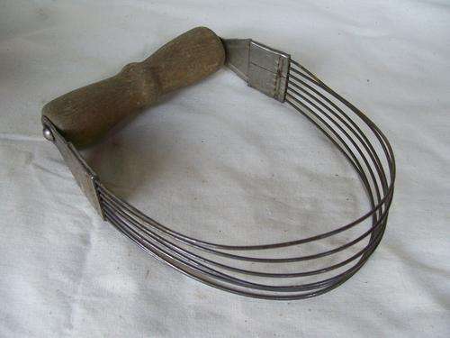 VINTAGE ANDROCK PASTRY KNIFE