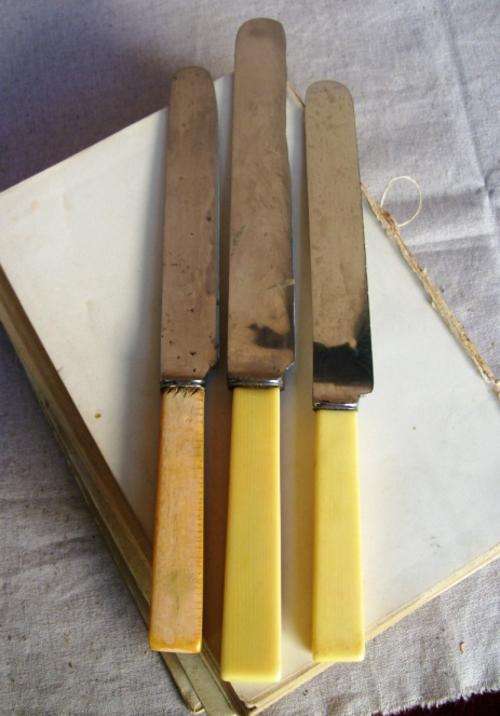 3 VINTAGE KNIVES