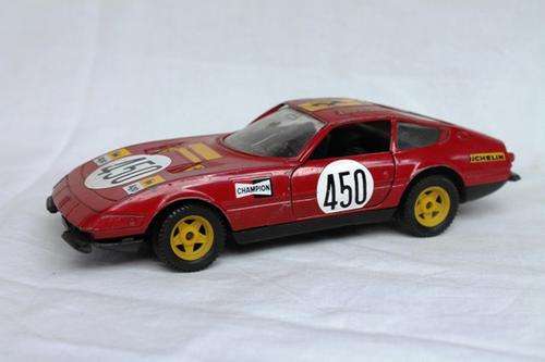 FERRARI DIE-CAST MODEL