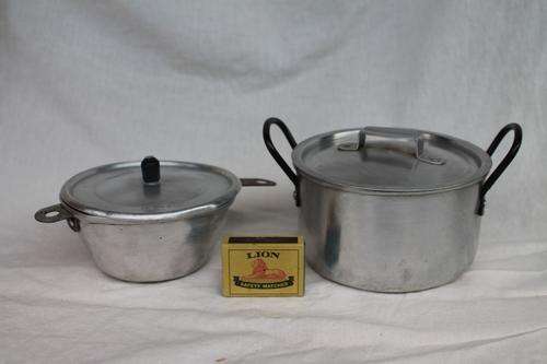 SMALL ALUMINIUM POT AND MILK WARMER